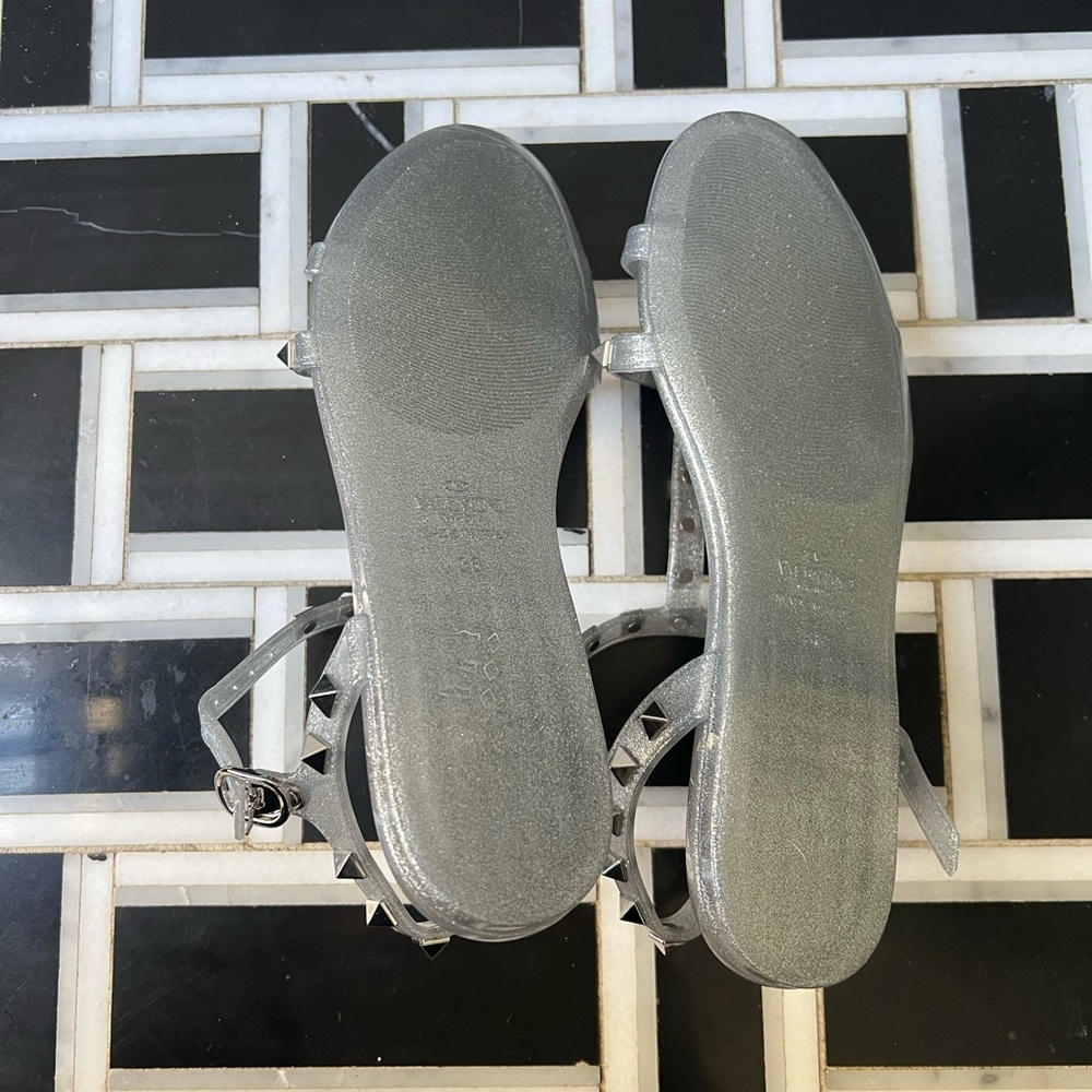 Garavani Glitter Rockstud Gladiator Sandals In Silver - Picture 6 of 8